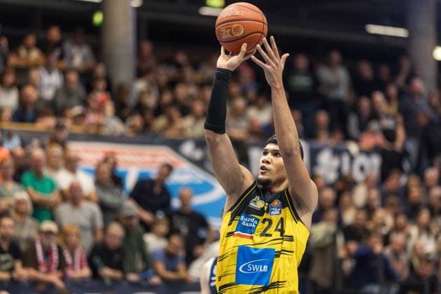 GER, easy Credit Basketball Bundesliga, Syntainics MBC MHP Riesen Ludwigsburg 02 11 2025, Stadthalle, Weißenfels, GER, easy Credit Basketball Bundesliga, Syntainics MBC MHP Riesen Ludwigsburg Brandon Tischler MHP Riesen Ludwigsburg, 24 at a free throw Â Photo Alexander Trienitz Weißenfels Stadthalle Sachsen Anhalt Germany