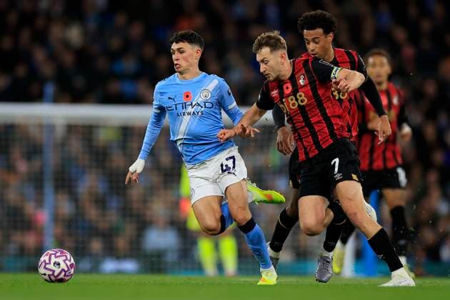 Manchester City v Bournemouth Premier League 02 11 2025. Phil Foden (47) of Manchester City and David Brooks (7) of Bournemouth challenge for the ball during the Premier League match between Manchester City and Bournemouth at the Etihad Stadium, Manchester, England on 2 November 2025. Manchester Etihad Stadium Manchester England Editorial use only DataCo restrictions apply See www.football-dataco.com , Copyright: xConorxMolloyx PSI-23140-0024
