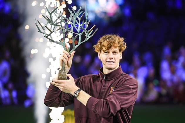 November 2, 2025, Nanterre, France, France: Jannik SINNER of Italy celebrates his victory with the trophy during the seventh day of the Rolex Paris Masters 1000 tennis tournament at Accor Arena on November 02, 2025 in Nanterre near Paris, France. Nanterre France - ZUMAm308 20251102_zsp_m308_001 Copyright: xMatthieuxMirvillex