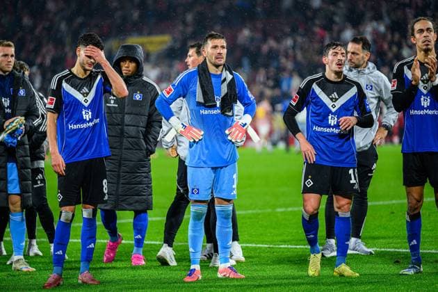 Soccer I Men I Season 2025 2026 I Bundesliga I 9 Matchday I 1 FC Köln Hamburger SV I 02 11 2025 Daniel Elfadli 8, Hamburger SV , Daniel Heuer Fernandes 1, Hamburger SV , Giorgi Gocholeishvili 16, Hamburger SV Köln Rheinenergiestadion Nordrhein Westfalen Germany Copyright: xLobecax xHenningxRohlfsx