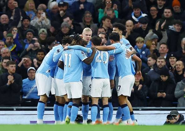 Erling Haaland of Manchester City celebrates scoring the opening goal with their team-mates Manchester City v AFC Bournemouth, Premier League, Football, Etihad Stadium, Manchester, UK - 02 Nov 2025Manchester Etihad Stadium United Kingdom EDITORIAL USE ONLY No use with unauthorised audio, video, data, fixture lists, club league logos or live services. Online in-match use limited to 120 images, no video emulation. No use in betting, games or single club league player publications. Copyright: xMattxWest Shutterstockx 15641506p