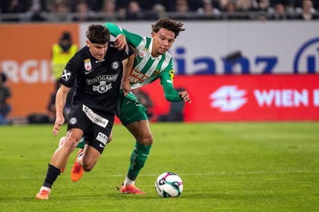 SOCCER - BL, Rapid vs Sturm VIENNA,AUSTRIA,02.NOV.25 - SOCCER - ADMIRAL Bundesliga, SK Rapid Wien vs SK Sturm Graz. Image shows Arjan Malic (Sturm) and Janis Antiste (Rapid).  GEPAxpictures xPhilippxBrem