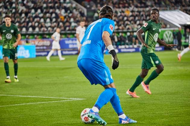Kamil Grabara VfL Wolfsburg 1 VfL Wolfsburg vs TSG 1899 Hoffenheim, Soccer Bundesliga, BL, Buli, Matchday 9, Season 2025 2026 02 11 2025 Press photo Jan Frederic Helbig VfL Wolfsburg vs TSG 1899 Hoffenheim, Soccer Bundesliga, BL, Buli, Volkswagen Arena, 1 Bundesliga, Matchday 9, Season 2025 2026, 02 11 2025 Wolfsburg Copyright: xEibner-Pressefoto Jan-FredericxHelbigx EP_JHG