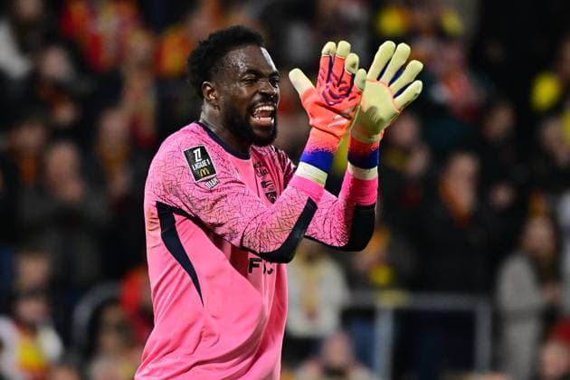FOOTBALL : Lens vs Lorient - Ligue 1 - 02 11 2025 Yvon MVOGO ( 38 - FC Lorient ) during the Ligue 1 match between RC Lens and FC Lorient at Stade Felix Bollaert on November 02, 2025 in Lens, France. ( Photo by federico pestellini psnewz ) - LensFrance  Copyright: xFedericoxPestellinix