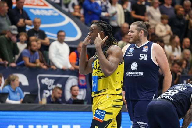 Keeshawn Kellman MHP Riesen Ludwigsburg, 32 gestures, Syntainics MBC vs MHP Riesen Ludwigsburg, Basketball, easycredit Basketball Bundesliga, Matchday 6, Season 2025 2026, 02 11 2025, Syntainics MBC vs MHP Riesen Ludwigsburg, Basketball, easycredit Basketball Bundesliga, Matchday 6, Season 2025 2026, 02 11 2025 Weissenfels Copyright: xEibner-Pressefoto LauraxRoemerx EP_LRR