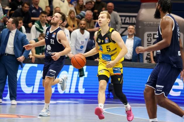 Toms Skuja MHP Riesen Ludwigsburg, 05 on the ball, Syntainics MBC vs MHP Riesen Ludwigsburg, Basketball, easycredit Basketball Bundesliga, Matchday 6, Season 2025 2026, 02 11 2025, Syntainics MBC vs MHP Riesen Ludwigsburg, Basketball, easycredit Basketball Bundesliga, Matchday 6, Season 2025 2026, 02 11 2025 Weissenfels Copyright: xEibner-Pressefoto LauraxRoemerx EP_LRR