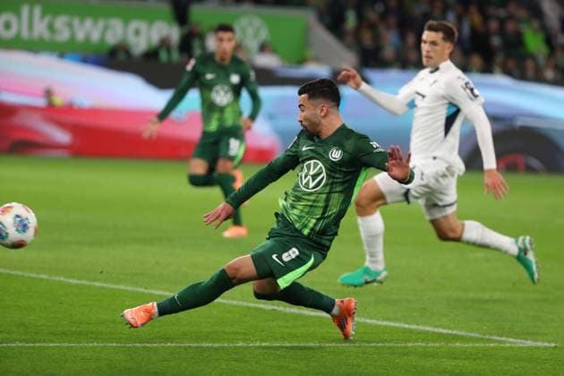 VfL vs Hoffebheim, 1 BL Wolfsburg, 02 11 2025, FOOTBALL VfL Wolfsburg vs TSG 1899 Hoffenheim, 1 BL, Season 2025 26 Mohammed Amoura VfL Wolfsburg scores goal to make it 1 0 Wolfsburg