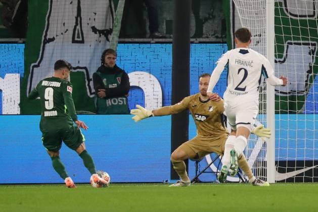 02 11 2025, xgox, Fussball 1 Bundesliga, VfL Wolfsburg TSG 1899 Hoffenheim emspor, v l Mohammed Amoura Wolfsburg, 9 schiesst Tor, schießt, Torschuetze, erzielt Tor, Treffer, scores the goal 1 0 DFL DFB REGULATIONS PROHIBIT ANY USE OF PHOTOGRAPHS as IMAGE SEQUENCES and or QUASI VIDEO Wolfsburg