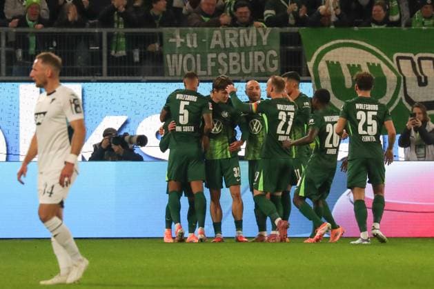 02 11 2025, xgox, Fußball 1 Bundesliga, VfL Wolfsburg TSG 1899 Hoffenheim emspor, v l Mohammed Amoura Wolfsburg, 9 Jubel, Torjubel, jubelt ueber das Tor, celebrate the goal, celebration DFL DFB REGULATIONS PROHIBIT ANY USE OF PHOTOGRAPHS as IMAGE SEQUENCES and or QUASI VIDEO Wolfsburg