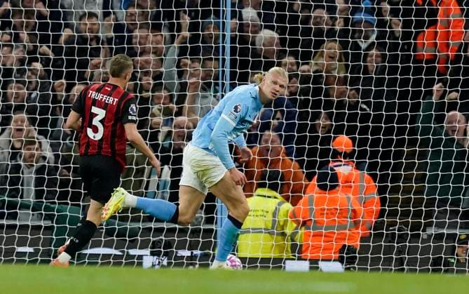 Manchester, England, 2nd November 2025. Erling Haaland of Manchester City (C) celebrates after scoring the opening goal during the Manchester City vs AFC Bournemouth Premier League match at the Etihad Stadium, Manchester. Picture credit should read: Andrew Yates Sportimage EDITORIAL USE ONLY. No use with unauthorised audio, video, data, fixture lists, club league logos or live services. Online in-match use limited to 120 images, no video emulation. No use in betting, games or single club league player publications. SPI_012_AY_MAN_CITY_BOURN SPI-4256-0012