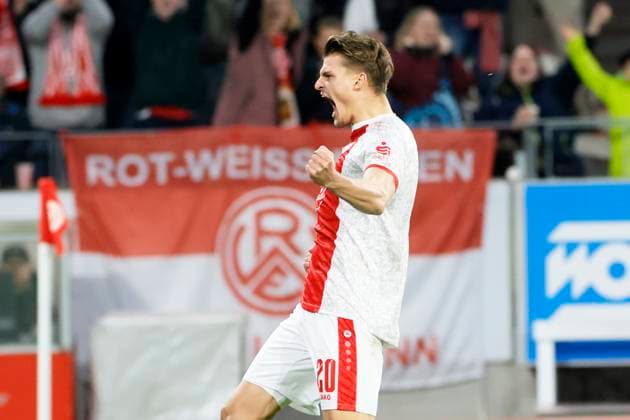 Soccer 3 Liga 13 Matchday Rot Weiss Essen 1 FC Schweinfurt on 02 11 2025 at the stadium at Hafenstraße in Essen Goal celebration Rot Weiss Essen Marek Janssen Rot Weiss Essen