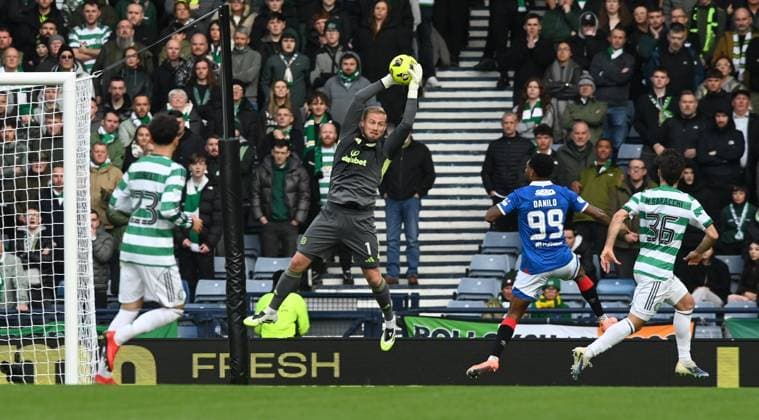 UK: Rangers v Celtic, Scottish League Cup, at Hampden Park in Glasgow, Scotland on 02 November 2025 Rangers v Celtic, Scottish League Cup, at Hampden Park in Glasgow, Scotland on 02 November 2025 Celtic keeper Kasper Schmeichel secures a high ball Glasgow Hampden Park Strathclyde Scotland Copyright: xGerxHarleyx