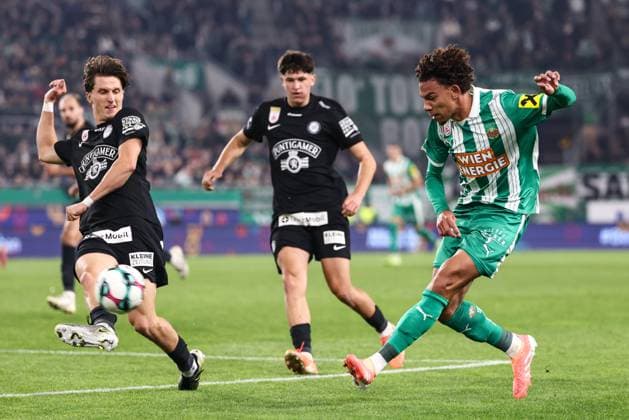 SOCCER - BL, Rapid vs Sturm VIENNA,AUSTRIA,02.NOV.25 - SOCCER - ADMIRAL Bundesliga, SK Rapid Wien vs SK Sturm Graz. Image shows Tim Oermann, Arjan Malic (Sturm) and Janis Antiste (Rapid).  GEPAxpictures xArminxRauthner