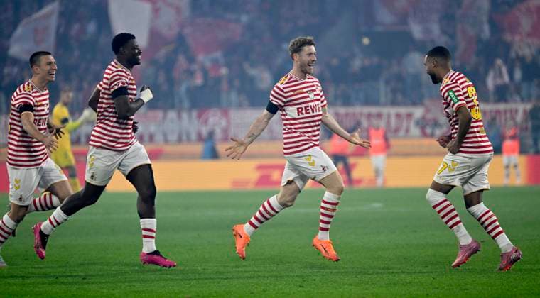 RheinEnergieStadion Köln, 1 11 2025, Fußball Bundesliga Saison 2025 26 9 Spieltag, 1 FC Köln KOE vs Hamburger Sportverein HSV Florian Kainz KOE,m cheers after his goal with Linton Maina KOE Li Ragnar Ache KOE DFL REGULATIONS PROHIBIT ANY USE OF PHOTOGRAPHS AS IMAGE SEQUENCES AND OR QUASI VIDEO