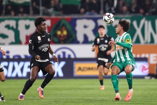 SOCCER - BL, Rapid vs Sturm VIENNA,AUSTRIA,02.NOV.25 - SOCCER - ADMIRAL Bundesliga, SK Rapid Wien vs SK Sturm Graz. Image shows Tochi Phil Chukwuani (Sturm) and Janis Antiste (Rapid).  GEPAxpictures xArminxRauthner