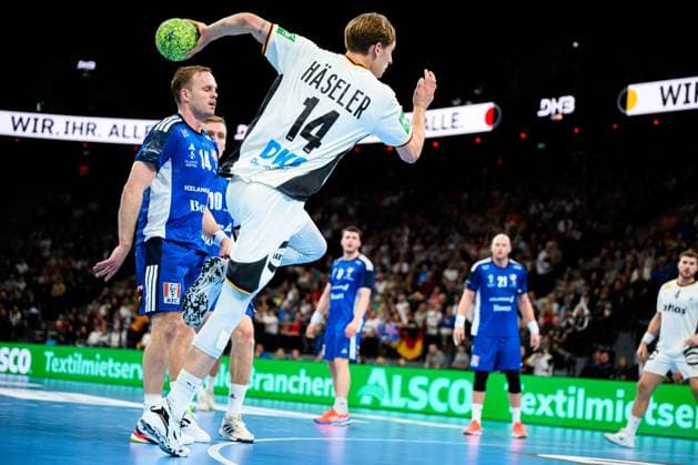 Muenchen Handball Laenderspiel Germany Iceland Mathis Häseler Haeseler Germany Muenchen SAP Garden Bayern Germany