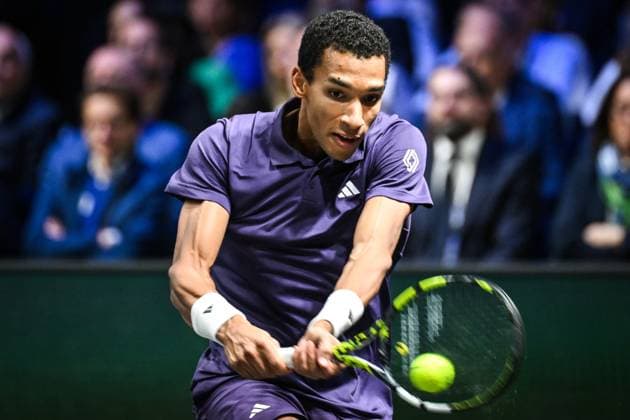 November 2, 2025, Nanterre, France, France: Felix AUGER-ALIASSIME of Canada during the seventh day of the Rolex Paris Masters 1000 tennis tournament at Accor Arena on November 02, 2025 in Nanterre near Paris, France. Nanterre France - ZUMAm308 20251102_zsp_m308_012 Copyright: xMatthieuxMirvillex