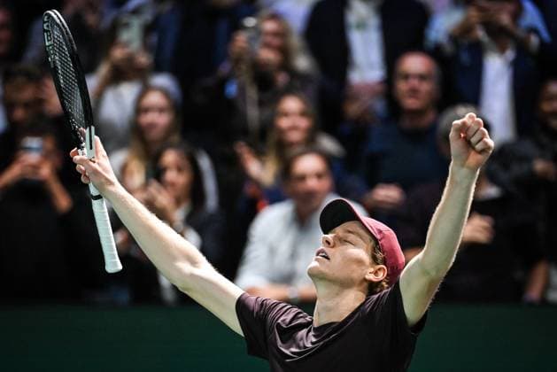 November 2, 2025, Nanterre, France, France: Jannik SINNER of Italy celebrates his victory during the seventh day of the Rolex Paris Masters 1000 tennis tournament at Accor Arena on November 02, 2025 in Nanterre near Paris, France. Nanterre France - ZUMAm308 20251102_zsp_m308_016 Copyright: xMatthieuxMirvillex