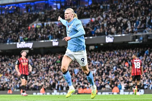 2nd November 2025; Etihad Stadium, Manchester, Lancashire, England; Premier League Football, Manchester City versus AFC Bournemouth; Erling Haaland of Manchester City celebrates after scoring in the 17th minute to make the score 1-0  GodfreyxPitt