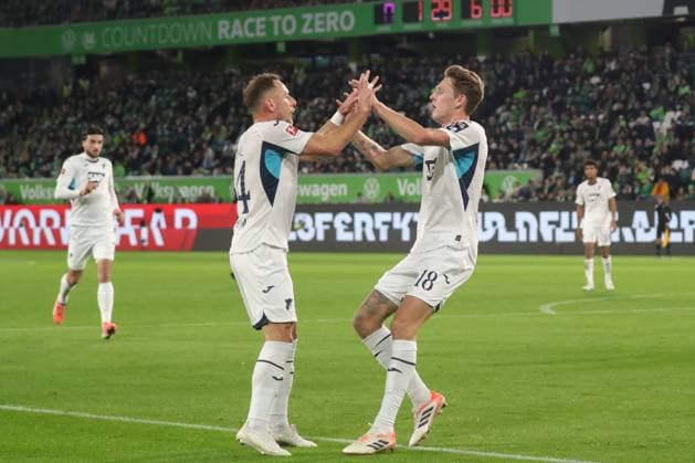 02 11 2025, xgox, Fussball 1 Bundesliga, VfL Wolfsburg TSG 1899 Hoffenheim emspor, v l Wouter Burger Hoffenheim, 18 Jubel, Torjubel, jubelt ueber das Tor, celebrate the goal, celebration DFL DFB REGULATIONS PROHIBIT ANY USE OF PHOTOGRAPHS as IMAGE SEQUENCES and or QUASI VIDEO Wolfsburg