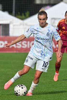 Lina Magull of Inter during the match Serie A Women s AS Roma v FC Inter at The Fontane stadium in Rome, Italy, Nov 02nd, 2025. Mattia Vian  Copyright: xMattiaxVian IPAxSportx xipa-agency.netx xx IPA_67408897 IPA_Agency_IPA67408897