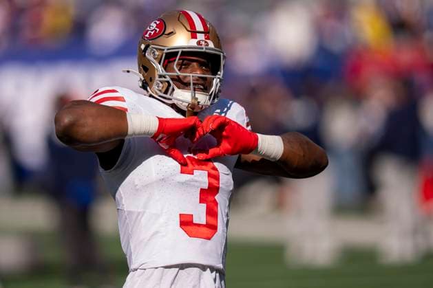 San Francisco 49ers running back Brian Robinson Jr. (3) reacts to the fans prior to an NFL, American Football Herren, USA football game against the New York Giants, Sunday, Nov. 2, 2025, in East Rutherford, NJ. ( Cal Media) East Rutherford United States of America - ZUMAc04_ 20251102_zma_c04_010 Copyright: xChristopherxSzagolax