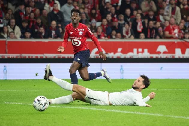 FOOTBALL : LOSC Lille vs Angers - Ligue 1 J11 - 02 11 2025 Action de FÃ lix CORREIA (LOSC Lille) lors du match LOSC Lille vs Angers, Ligue 1 J11, Decathlon Arena stade Pierre Mauroy, le 2 novembre 2025 - photo Laurent Sanson PsnewZ  Copyright: xLaurentxSANSONx xPsnewZx