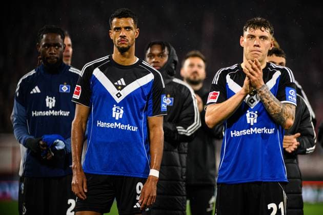 COLOGNE, GERMANY - 2 NOVEMBER, 2025: Robert Glatzel, Nicolai Remberg - The football match of Bundesliga 1.FC Koeln vs Hamburger SV at Rhein Energie Stadion.  Copyright: xVITALIIxKLIUIEVx