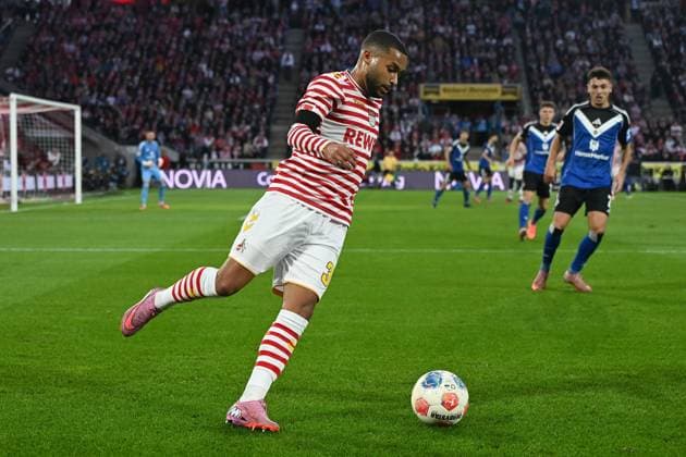 Linton Maina (1. FC Koeln) in Aktion, am Ball, Einzelaktion waehrend des Spiels der Bundesliga zwischen 1. FC Köln und dem Hamburger SV, RheinEnergieSTADION am 02. November 2025 in Köln, Deutschland. (Foto von Ralf Treese DeFodi Images) +++ Linton Maina (1. FC Koeln) controls the ball during the Bundesliga match between 1. FC Köln and Hamburger SV at RheinEnergieSTADION on November 2, 2025 in Köln, Germany. (Photo by Ralf Treese DeFodi Images) DFL regulations prohibit any use of photographs as image sequences and or quasi-video. (Photo by Ralf Treese DeFodi Images) Linton Maina 1 FC Koeln in action, on the ball, single action during the Bundesliga match between 1 FC Köln and Hamburger SV, RheinEnergieSTADION on November 02, 2025 in Cologne, Germany Photo by Ralf Treese DeFodi Images Linton Maina 1 FC Koeln controls the ball during the Bundesliga match between 1 FC Köln and Hamburger SV at RheinEnergieSTADION on November 2, 2025 in Köln, Germany Photo by Ralf Treese DeFodi Images DFL regulations prohibit any use of photographs as image sequences and or quasi video Photo by Ralf Treese DeFodi Images