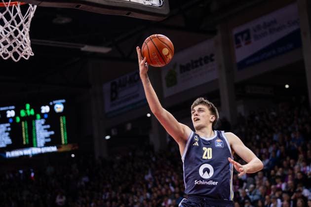 easyCredit Basketball Bundesliga, Telekom Baskets Bonn vs ALBA Berlin, 02 11 2025 Anton Nufer ALBA BERLIN 20 goes up to the basket easyCredit Basketball Bundesliga, Telekom Baskets Bonn vs ALBA Berlin, 02 11 2025, Telekom Dome Bonn Copyright: xBEAUTIFULxSPORTS Derixx