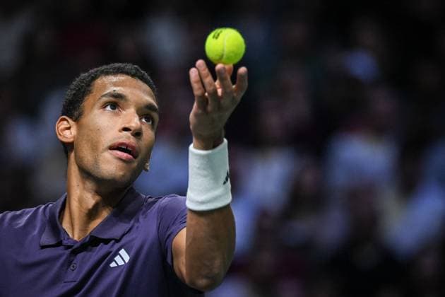 Jannik Sinner vs Felix Auger-Aliassime at Rolex Paris Masters 2025 in Paris FA Felix Auger-Aliassime competes against Jannik Sinner during the Rolex Paris Masters 2025 final at the Paris La Defense Arena in Paris, on November 2, 2025. Photo by Firas Abdullah ABACAPRESS.COM Paris Ile-de-France France  Copyright: xAbdullahxFiras ABACAx
