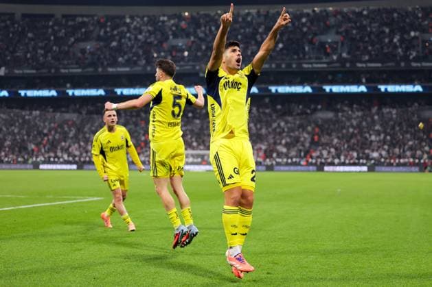 2025-11-02 Besiktas JK v Fenerbahce SK - Trendyol Super Lig ISTANBUL, TURKEY - NOVEMBER 2: Marco Asensio of Fenerbahce SK celebrates after scoring the team s second goal with Ismail Yuksek of Fenerbahce SK during the Trendyol Super Lig match between Besiktas JK and Fenerbahce SK at Tupras Stadium on November 2, 2025 in Istanbul, Turkey. (Photo by BSR Agency) Istanbul Turkey Content not available for redistribution in The Netherlands directly or indirectly through any third parties. Copyright: xBSRxAgencyx