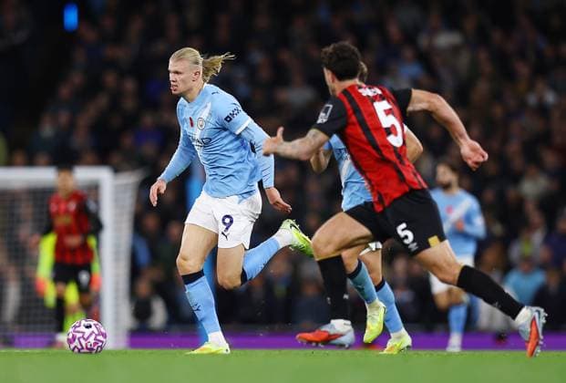 Erling Haaland of Manchester City Manchester City v AFC Bournemouth, Premier League, Football, Etihad Stadium, Manchester, UK - 02 Nov 2025Manchester Etihad Stadium United Kingdom EDITORIAL USE ONLY No use with unauthorised audio, video, data, fixture lists, club league logos or live services. Online in-match use limited to 120 images, no video emulation. No use in betting, games or single club league player publications. Copyright: xMattxWest Shutterstockx 15641506ap