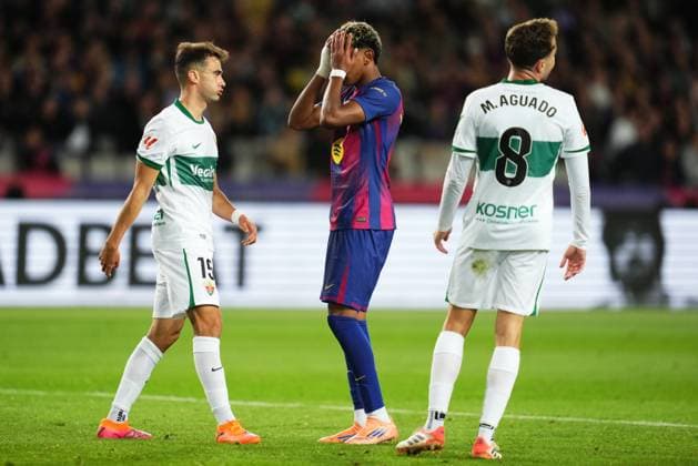 during the La Liga EA Sports match between FC Barcelona, Barca and Elche CF played at Lluis Companys Stadium on November 2, 2025 in Barcelona, Spain. (Photo by Bagu Blanco PRESSIN) Copyright: xBaguxBlancox xPRESSINx