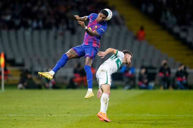 ESP: FC Barcelona, Barca - Elche CF. La Liga EA Sports. Date 11 Marcus Rashford of FC Barcelona and Adria Pedrosa of Elche CF during the La Liga EA Sports match between FC Barcelona and Elche CF played at Lluis Companys Stadium on November 2, 2025 in Barcelona, Spain. kpng Copyright: xSergioxRuizx xPRESSINx PS_251102_BAR_ELC_023