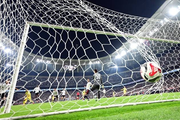 Besiktas v Fenerbahce - Turkish Super Lig ISTANBUL, TURKIYE - NOVEMBER 02: Marco Asensio (21) of Fenerbahce scores a goal during the Turkish Super Lig week 11 football match between Besiktas and Fenerbahce at Tupras Stadium in Istanbul, Turkiye on November 02, 2025. Serhat Cagdas Anadolu Istanbul Turkey. Editorial use only. Please get in touch for any other usage.  Copyright: x2025xAnadoluxSerhatxCagdasx