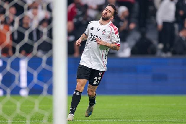 2025-11-02 Besiktas JK v Fenerbahce SK - Trendyol Super Lig ISTANBUL, TURKEY - NOVEMBER 2: Rafa Silva of Besiktas JK looks dejected during the Trendyol Super Lig match between Besiktas JK and Fenerbahce SK at Tupras Stadium on November 2, 2025 in Istanbul, Turkey. (Photo by BSR Agency) Istanbul Turkey Content not available for redistribution in The Netherlands directly or indirectly through any third parties. Copyright: xBSRxAgencyx