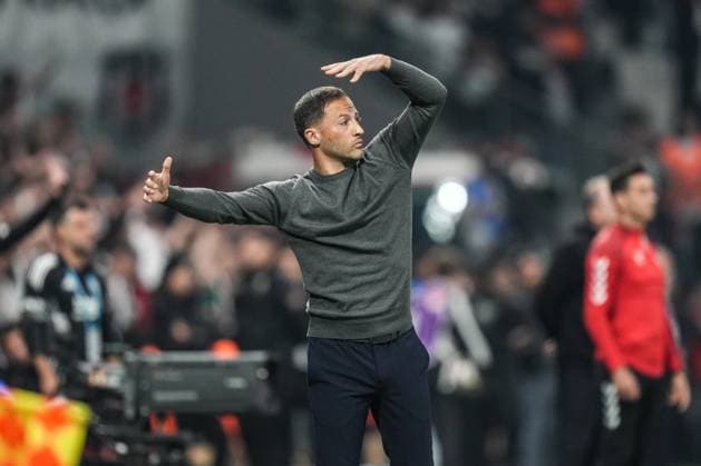 Besiktas v Fenerbahce - Turkish Super Lig ISTANBUL, TURKIYE - NOVEMBER 02: Head coach Domenico Tedesco of Fenerbahce during the Turkish Super Lig week 11 football match between Besiktas and Fenerbahce at Tupras Stadium in Istanbul, Turkiye on November 02, 2025. Hakan Akgun Anadolu Istanbul Turkey. Editorial use only. Please get in touch for any other usage.  Copyright: x2025xAnadoluxHakanxAkgunx