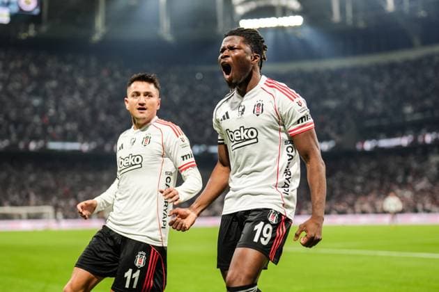 Besiktas v Fenerbahce - Turkish Super Lig ISTANBUL, TURKIYE - NOVEMBER 02: El Bilal Toure (19) of Besiktas celebrates after scoring a goal during the Turkish Super Lig week 11 football match between Besiktas and Fenerbahce at Tupras Stadium in Istanbul, Turkiye on November 02, 2025. Hakan Akgun Anadolu Istanbul Turkey. Editorial use only. Please get in touch for any other usage.  Copyright: x2025xAnadoluxHakanxAkgunx