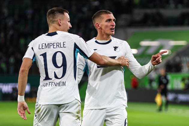 Goalscorer Grischa Prömel TSG Hoffenheim,6 scores to 1 2 with Tim Lemperle TSG Hoffenheim,19 1 Soccer Bundesliga Season 2025 2026 VfL Wolfsburg vs TSG Hoffenheim at the Volkswagen Arena in Wolfsburg Action,Soccer,Germany,Man,Men,02 11 2025