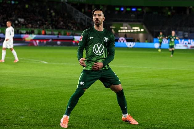 Goalscorer Mohamed Amoura VfL Wolfsburg,9 scores to 1 0 1 Soccer Bundesliga Season 2025 2026 VfL Wolfsburg vs TSG Hoffenheim at the Volkswagen Arena in Wolfsburg Action,Soccer,Germany,Man,Men,02 11 2025