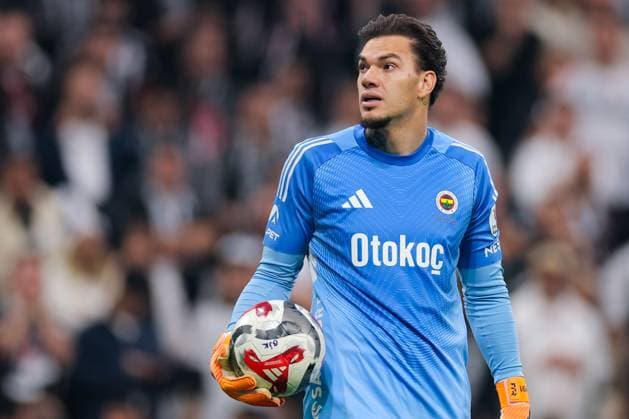 2025-11-02 Besiktas JK v Fenerbahce SK - Trendyol Super Lig ISTANBUL, TURKEY - NOVEMBER 2: Ederson of Fenerbahce SK during the Trendyol Super Lig match between Besiktas JK and Fenerbahce SK at Tupras Stadium on November 2, 2025 in Istanbul, Turkey. (Photo by BSR Agency) Istanbul Turkey Content not available for redistribution in The Netherlands directly or indirectly through any third parties. Copyright: xBSRxAgencyx