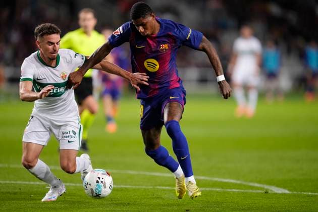 FC Barcelona, Barca v Elche CF - LaLiga EA Sports Marcus Rashford left winger of Barcelona and England and Adria Pedrosa left-back of Elche and Spain compete for the ball during the La Liga EA Sports match between FC Barcelona and Elche CF at Estadi Olimpic Lluis Companys on November 2, 2025 in Barcelona, Spain. Barcelona Spain  Copyright: xJosexBretonx originalFilename:bretonhernandez-fcbarcel251102_npyrL.jpg