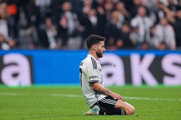 2025-11-02 Besiktas JK v Fenerbahce SK - Trendyol Super Lig ISTANBUL, TURKEY - NOVEMBER 2: Rafa Silva of Besiktas JK looks dejected during the Trendyol Super Lig match between Besiktas JK and Fenerbahce SK at Tupras Stadium on November 2, 2025 in Istanbul, Turkey. (Photo by BSR Agency) Istanbul Turkey Content not available for redistribution in The Netherlands directly or indirectly through any third parties. Copyright: xBSRxAgencyx