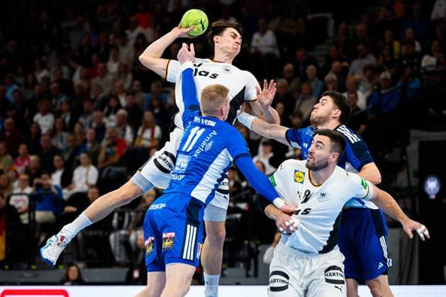 Muenchen Handball Laenderspiel Germany Iceland Miro Schluroff Germany , Iceland Ymir Örn Gislason Iceland , Jannik Kohlbacher Germany , Iceland Elvar Örn Jonsson Iceland Muenchen SAP Garden Bayern Germany