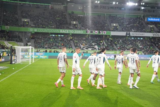 GER, 1 FBL, VfL Wolfsburg vs TSG 1899 Hoffenheim 02 11 2025, Volkswagen Arena, Wolfsburg, GER, 1 FBL, VfL Wolfsburg vs TSG 1899 Hoffenheim , in the picture Grischa Prömel Hoffenheim is happy about the goal for 1 2 DFL regulations prohibit any use of photographs as image sequences and or quasi video nordphotoxGmbHx xBratic nph00250