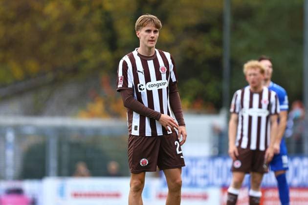 21 Erik Ahlstrand FC St Pauli U23 Fußball I Herren I Regionalliga Nord I Saison 2025 2026 I 17 Spieltag I FC St Pauli U23 SV Meppen I 02 11 2025 I Edmund Plambeck Stadion