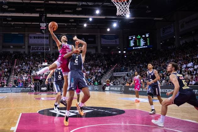 easyCredit Basketball Bundesliga, Telekom Baskets Bonn vs ALBA Berlin, 02 11 2025 Alijah Comithier Telekom Baskets Bonn 2 scores easyCredit Basketball Bundesliga, Telekom Baskets Bonn vs ALBA Berlin, 02 11 2025, Telekom Dome Bonn Copyright: xBEAUTIFULxSPORTS Derixx