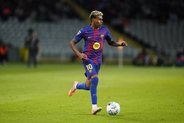 during the La Liga EA Sports match between FC Barcelona, Barca and Elche CF played at Lluis Companys Stadium on November 2, 2025 in Barcelona, Spain. (Photo by Bagu Blanco PRESSIN) Copyright: xBaguxBlancox xPRESSINx