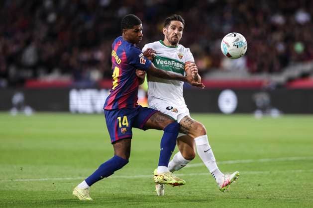 November 2, 2025, Barcelona, Barcelona, SPAIN: Marcus Rashford of FC Barcelona, Barca and Pedro Bigas of Elche CF compete for the ball during the Spanish league, La Liga EA Sports, football match played between FC Barcelona and Elche CF at Estadi Olimpic Lluis Companys on November 02, 2025 in Barcelona, Spain. Barcelona SPAIN - ZUMAa181 20251102_zaa_a181_181 Copyright: xJavierxBorregox